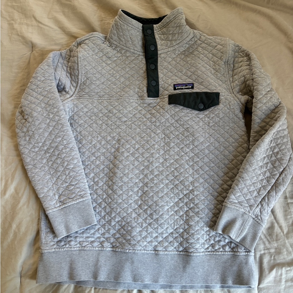 Patagonia Women’s Quilted Snap-Front Pullover Sweater - Light Gray